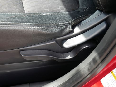 Used 2015 Mitsubishi Outlander SE FWD image 19