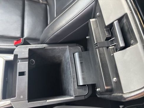 Used 2023 Ford Explorer XLT w/ Equipment Group 202A image 26