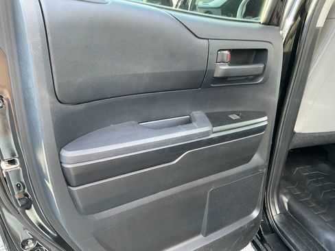 Used 2014 Toyota Tundra SR image 18