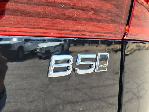 New 2026 Volvo XC60 B5 Plus w/ Climate Package image 16