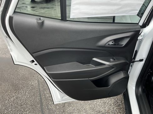 New 2026 Chevrolet Trax RS w/ Sunroof Package image 22