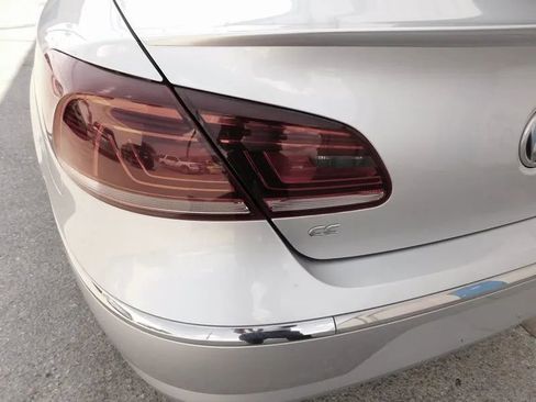 Used 2014 Volkswagen CC R-Line image 19