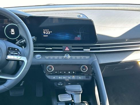 New 2026 Hyundai Elantra Limited image 22