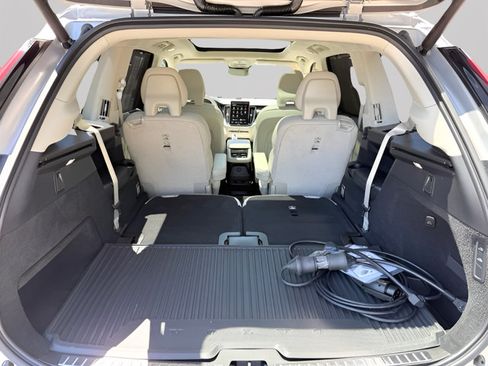 Used 2025 Volvo XC90 T8 Ultra w/ Lounge Package AWD/4WD image 33