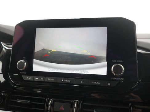 Used 2025 Nissan Pathfinder SV AWD/4WD image 29