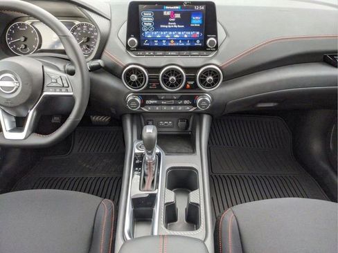 New 2025 Nissan Sentra SR image 17