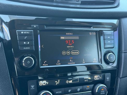 Certified 2020 Nissan Rogue SV FWD image 26