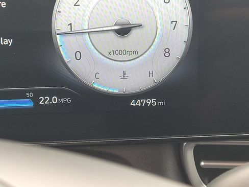 Used 2024 Hyundai Elantra SEL FWD image 21