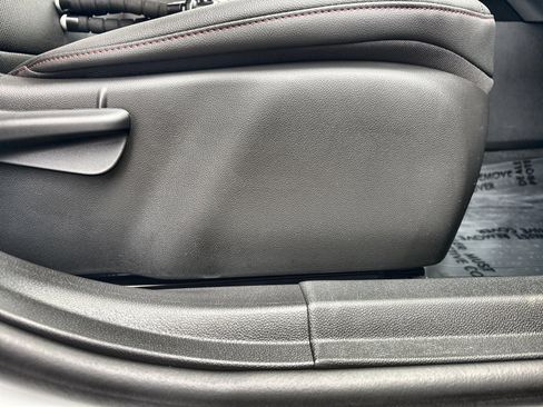 New 2026 Chevrolet Trax RS w/ Sunroof Package FWD image 34