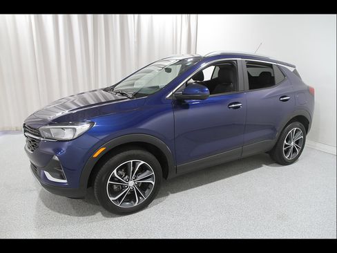 Used 2023 Buick Encore GX Select w/ Safety Package II AWD/4WD image 3