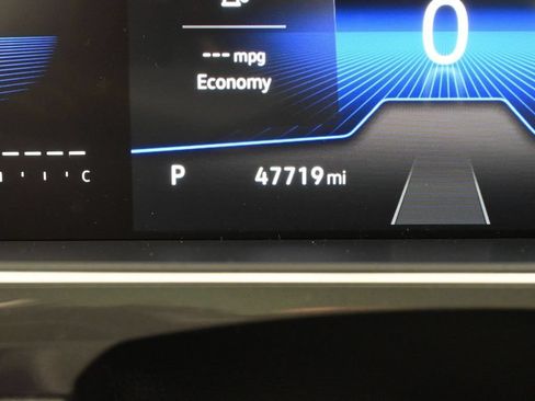 Used 2023 Volkswagen Tiguan SE FWD image 29