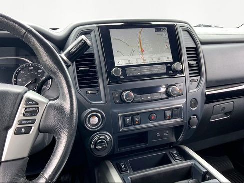 Used 2022 Nissan Titan SV w/ SV Convenience Package AWD/4WD image 9