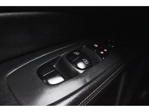Used 2020 Nissan Pathfinder Platinum FWD image 23