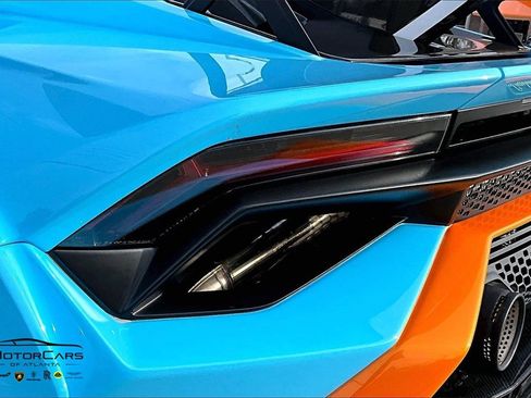 Used 2022 Lamborghini Huracan STO image 25