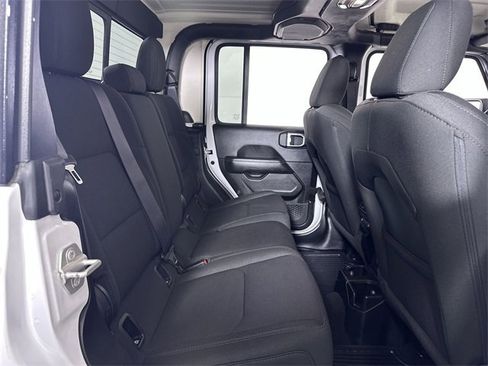 Used 2023 Jeep Gladiator Overland image 28