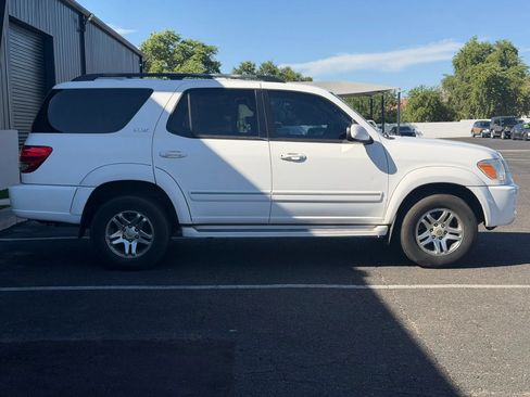 Used 2007 Toyota Sequoia SR5 RWD image 10
