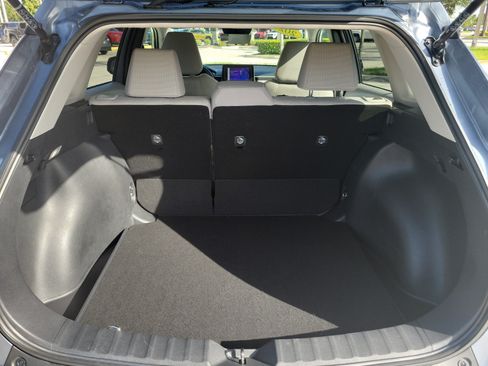 Used 2026 Toyota Corolla Cross LE FWD image 11