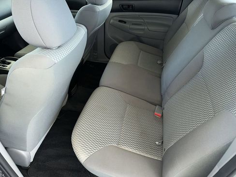 Used 2015 Toyota Tacoma PreRunner w/ SR5 Package image 28