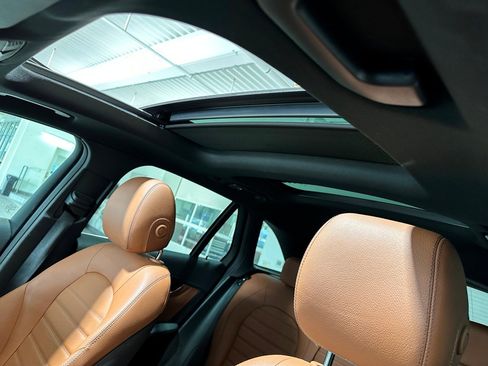 Certified 2019 Mercedes-Benz GLC 300 4MATIC image 12