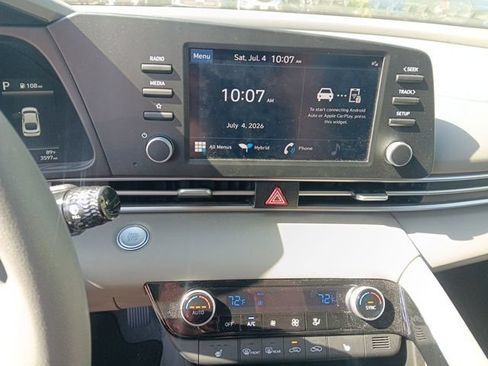 Certified 2023 Hyundai Elantra Blue FWD image 3