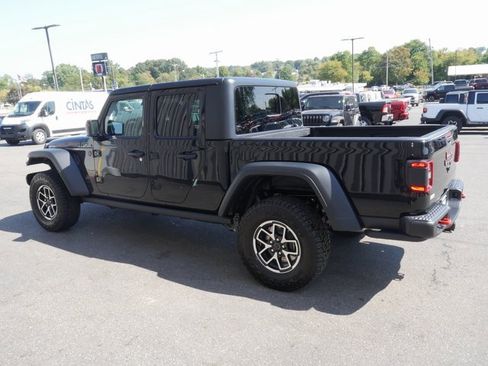 New 2025 Jeep Gladiator Rubicon w/ Convenience Group image 11
