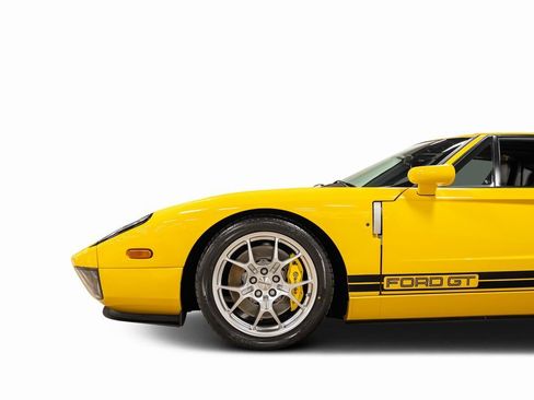 Used 2005 Ford GT image 18