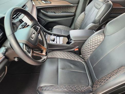 Certified 2025 Jeep Grand Cherokee Summit AWD/4WD image 13