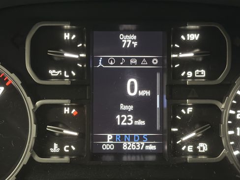 Used 2018 Toyota Tundra Limited w/ Limited Premium Package AWD/4WD image 9