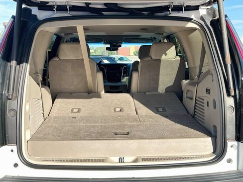 Used 2019 Cadillac Escalade Luxury w/ LPO, Radiant Package RWD image 28