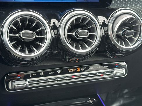 Certified 2025 Mercedes-Benz GLB 250 image 20