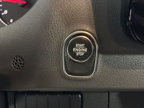 Used 2025 Mercedes-Benz Sprinter 2500 image 21