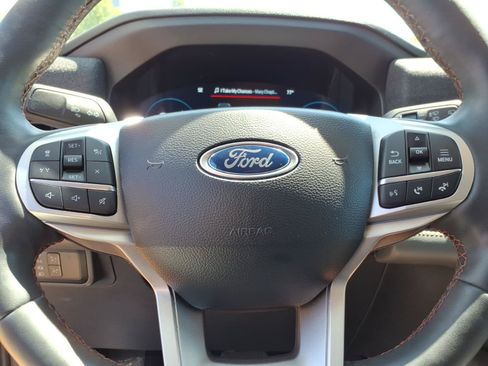 Used 2025 Ford Explorer Active w/ Active Comfort Package AWD/4WD image 23