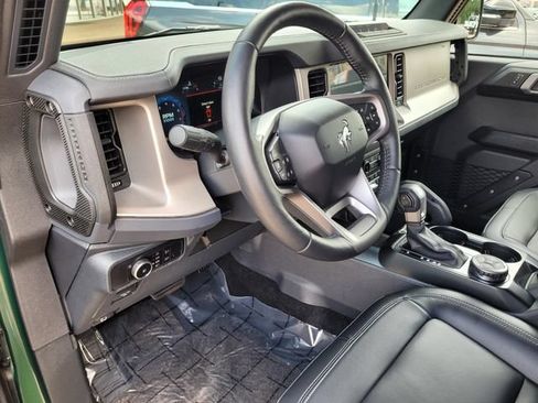 Used 2025 Ford Bronco Outer Banks w/ Sasquatch Package AWD/4WD image 14