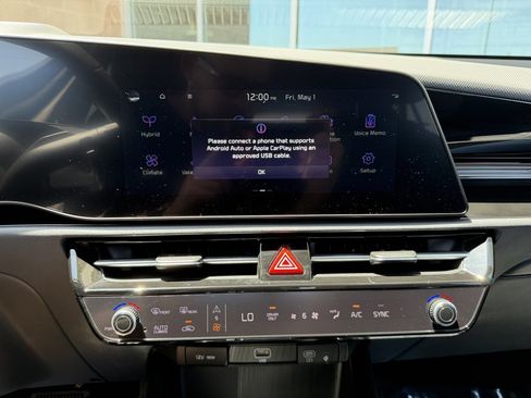 Used 2025 Kia Niro EX FWD image 23