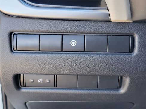 Used 2021 Nissan Rogue SV image 19