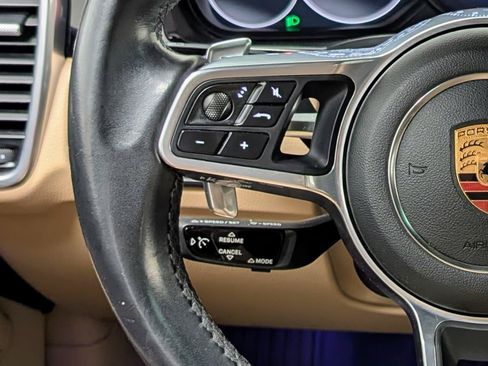 Used 2019 Porsche Cayenne AWD/4WD image 32