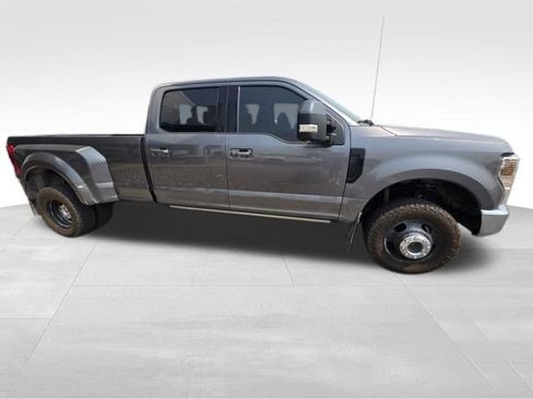 Used 2021 Ford F350 Lariat w/ Lariat Ultimate Package AWD/4WD image 3