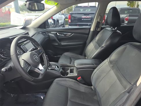 Used 2018 Nissan Rogue SL w/ Premium Package image 18