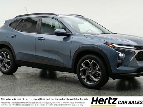 Used 2025 Chevrolet Trax LT w/ LT Convenience Package image 1