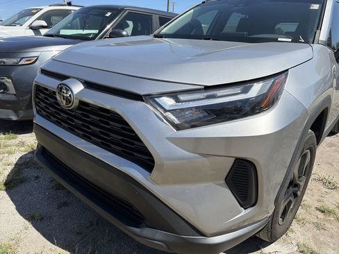 Used 2023 Toyota RAV4 XLE w/ Convenience Package image 10