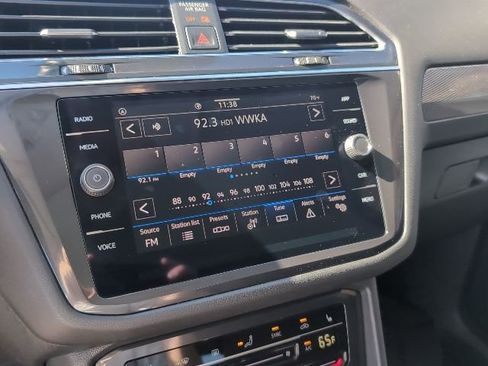 Used 2022 Volkswagen Tiguan SE image 13