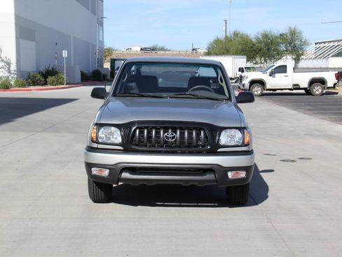 Used 2002 Toyota Tacoma 2WD Regular Cab image 2