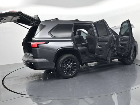 Used 2024 Toyota Sequoia Platinum AWD/4WD image 72