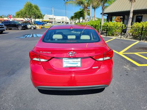 Used 2014 Hyundai Elantra Limited w/ Option Group 03 FWD image 7