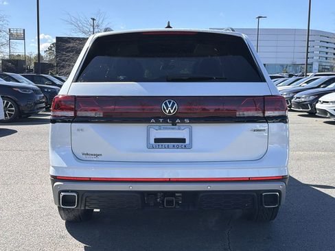 New 2026 Volkswagen Atlas Peak Edition AWD/4WD image 4