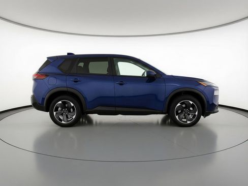 Used 2025 Nissan Rogue SV AWD/4WD image 11