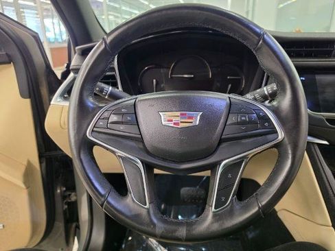 Used 2018 Cadillac XT5 FWD image 17