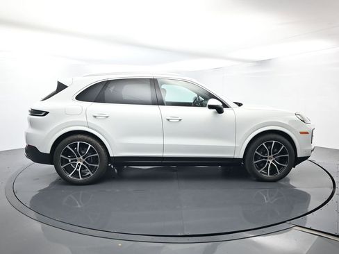 Certified 2026 Porsche Cayenne AWD/4WD image 16