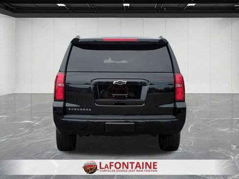 Used 2019 Chevrolet Suburban LT AWD/4WD image 4