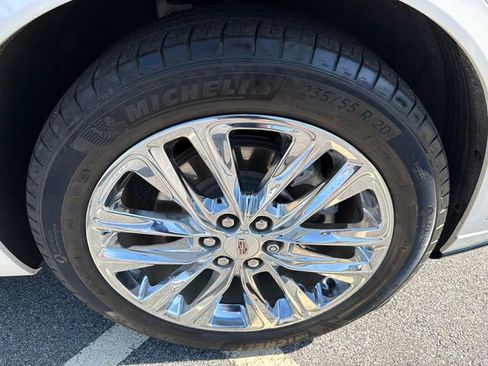 Used 2022 Cadillac XT6 Premium Luxury image 12